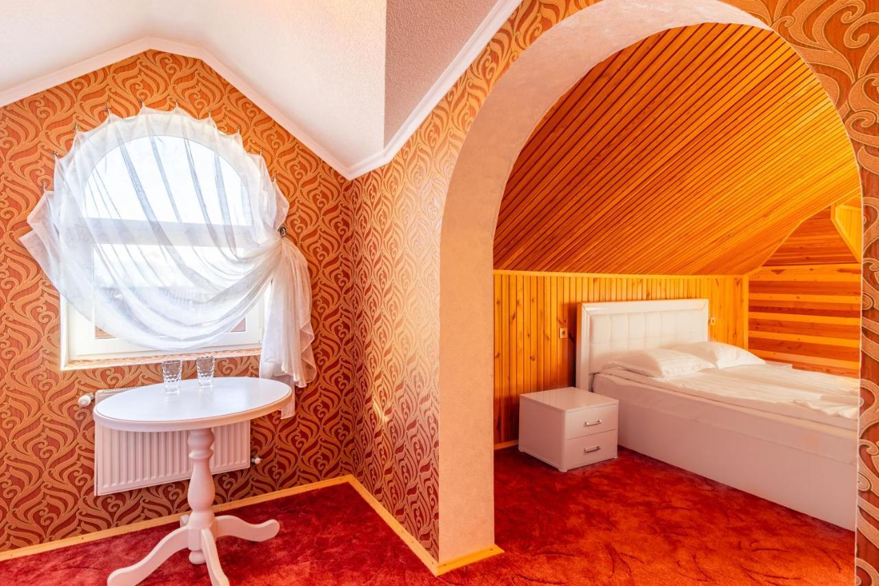 Zeleniy Bir Hotel Bukovel Ngoại thất bức ảnh